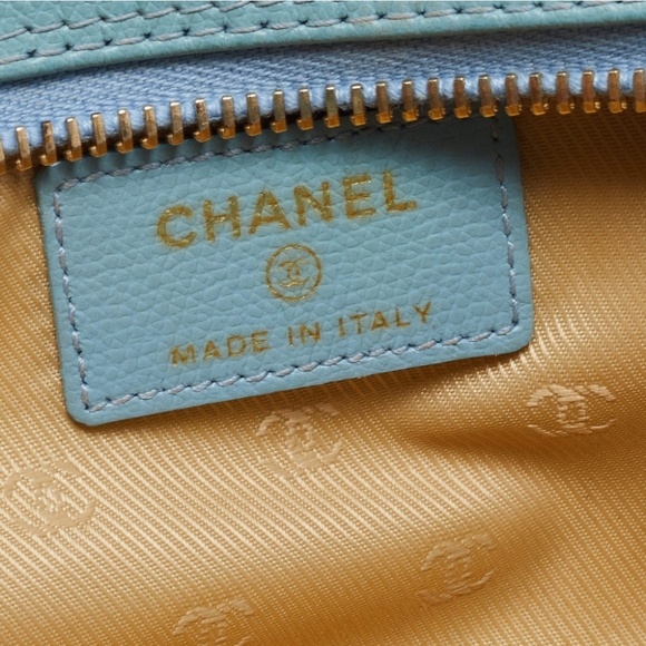 CHANEL Light Blue Cosmetic pouch - Picture 8 of 10